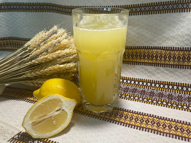 Квас лимонно-медовий