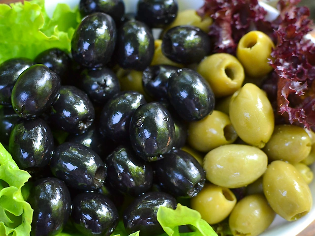 Black olives / olives