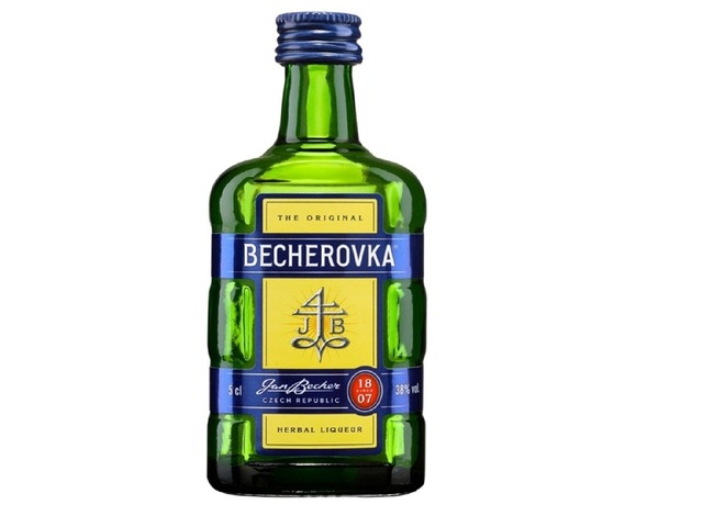 Лікерна Настоянка на Травах Becherovka 0,7л Чехія  1шт  (6038)